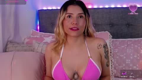 Snapshot of anntonellalee chatting on October 7, 2025, 10:18 pm Antonella Lee online show from October 7, 2025, 10:18 pm