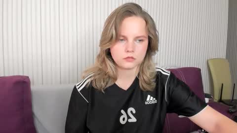 Snapshot of anny_love_you chatting on September 18, 2025, 10:06 am anny_love_you online show from September 18, 2025, 10:06 am