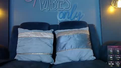 Snapshot of anny_loves chatting on May 19, 2026, 5:30 pm anny_loves online show from May 19, 2026, 5:30 pm