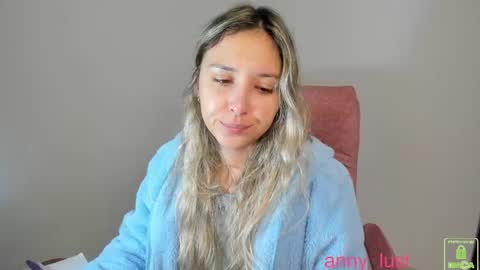 Snapshot of anny_lust chatting on November 13, 2025, 12:15 pm Issabela online show from November 13, 2025, 12:15 pm
