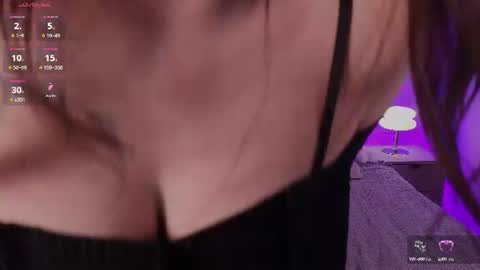 Snapshot of anny_ray_ chatting on August 7, 2026, 11:07 pm Anny online show from August 7, 2026, 11:07 pm