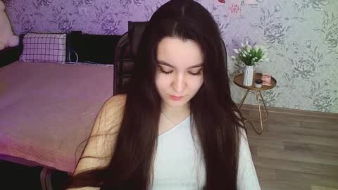 Annie online show from January 9, 2025, 8:24 am