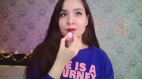 Annie online show from September 26, 2025, 9:24 am