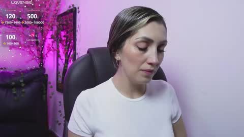 Snapshot of anny_sweet72 chatting on May 26, 2026, 11:39 am Anny online show from May 26, 2026, 11:39 am