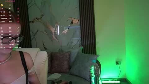 Snapshot of annybuny chatting on September 27, 2025, 12:43 pm Ana online show from September 27, 2025, 12:43 pm