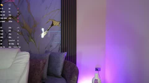 Snapshot of annybuny chatting on October 7, 2025, 11:29 am Ana online show from October 7, 2025, 11:29 am