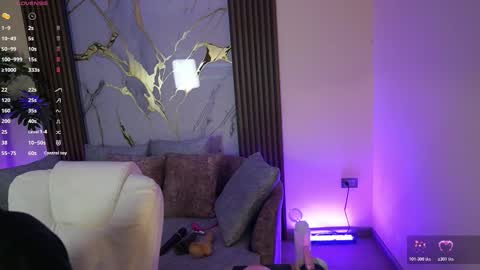 Snapshot of annybuny chatting on October 23, 2025, 12:37 pm Ana online show from October 23, 2025, 12:37 pm