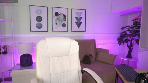Snapshot of annybuny chatting on June 10, 2026, 7:24 pm Ana online show from June 10, 2026, 7:24 pm
