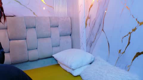 annyeli_bigtits online show from March 3, 2026, 2:39 am