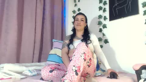 Snapshot of annyevans_ chatting on September 24, 2025, 11:57 am online show from September 24, 2025, 11:57 am