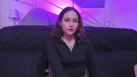 Snapshot of annythomsonn chatting on December 10, 2024, 9:00 pm AnnyT online show from December 10, 2024, 9:00 pm