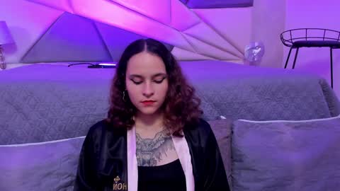 Snapshot of annythomsonn chatting on January 10, 2025, 1:10 am AnnyT online show from January 10, 2025, 1:10 am