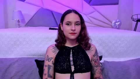 Snapshot of annythomsonn chatting on January 24, 2025, 8:22 pm AnnyT online show from January 24, 2025, 8:22 pm