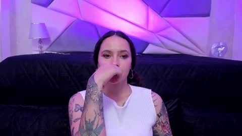 Snapshot of annythomsonn chatting on February 2, 2025, 1:55 am AnnyT online show from February 2, 2025, 1:55 am