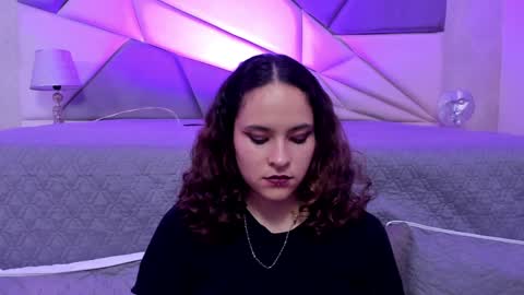 Snapshot of annythomsonn chatting on February 8, 2025, 1:32 am AnnyT online show from February 8, 2025, 1:32 am