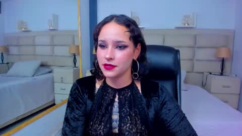 Snapshot of annythomsonn chatting on October 14, 2025, 9:04 pm AnnyT online show from October 14, 2025, 9:04 pm