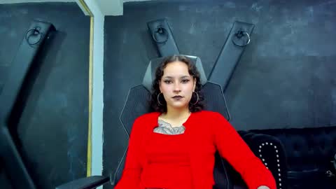 Snapshot of annythomsonn chatting on October 18, 2025, 5:57 pm AnnyT online show from October 18, 2025, 5:57 pm