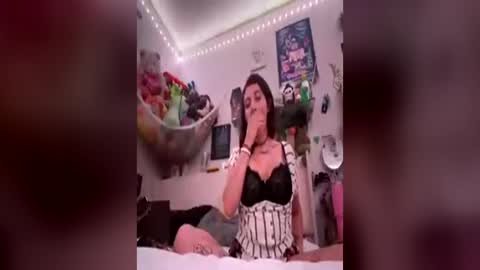 anonXpixie online show from April 27, 2026, 8:40 pm