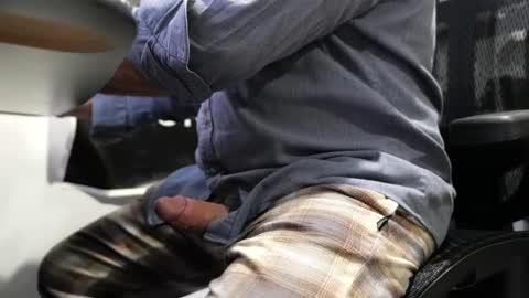 Snapshot of anonycock7 chatting on February 19, 2025, 4:22 pm D online show from February 19, 2025, 4:22 pm