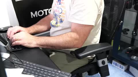 Snapshot of anonycock7 chatting on October 3, 2025, 1:08 pm D online show from October 3, 2025, 1:08 pm