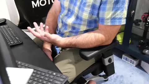 Snapshot of anonycock7 chatting on October 15, 2025, 12:49 pm D online show from October 15, 2025, 12:49 pm