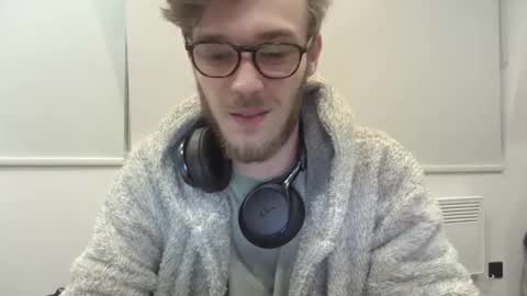 Snapshot of anonymousstoner58 chatting on February 28, 2025, 4:10 am anonymousstoner58 online show from February 28, 2025, 4:10 am