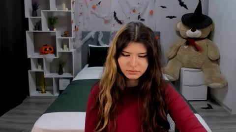 Anora online show from November 1, 2025, 1:13 pm