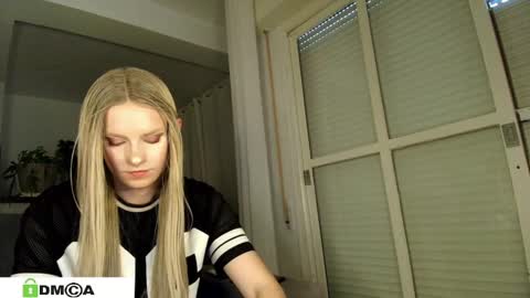 Snapshot of anorsel chatting on February 27, 2025, 2:10 pm Sexy Ladybug online show from February 27, 2025, 2:10 pm