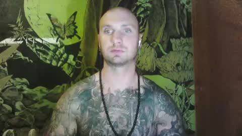 Snapshot of anotnio95 chatting on February 19, 2025, 12:25 am maicol online show from February 19, 2025, 12:25 am