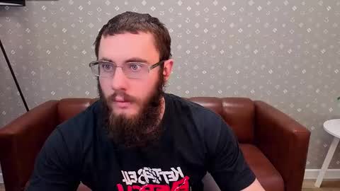 Ant online show from November 24, 2025, 4:34 am