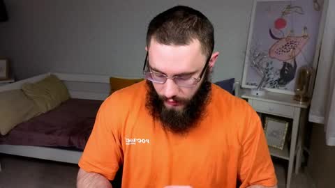 Ant online show from April 25, 2026, 6:27 pm
