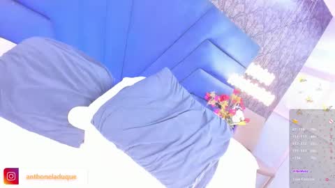 anthonelaDuque online show from March 5, 2026, 11:34 pm