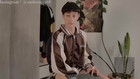 Snapshot of anthonny_05 chatting on September 12, 2025, 11:48 pm TONY NEW ACCOUNT online show from September 12, 2025, 11:48 pm