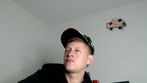 Snapshot of anthonnymorrison chatting on December 6, 2024, 2:24 am leon online show from December 6, 2024, 2:24 am