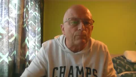 Snapshot of antmatt2025 chatting on May 16, 2026, 11:42 am antmatt2025 online show from May 16, 2026, 11:42 am