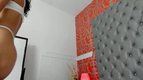 antonela_tellez online show from February 27, 2026, 7:14 pm