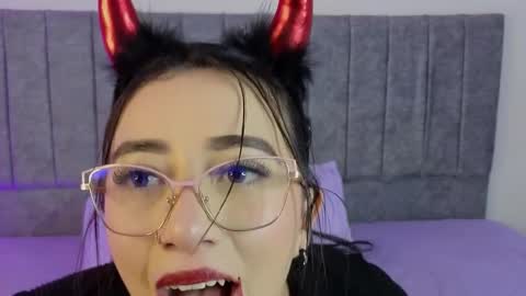 Snapshot of antonella01_cf chatting on October 21, 2025, 7:47 pm antonella online show from October 21, 2025, 7:47 pm