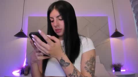 Antonella online show from May 3, 2026, 10:49 pm