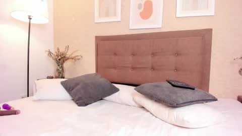 Antonella  online show from December 15, 2025, 2:32 pm