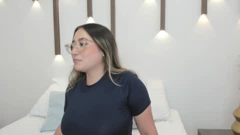 A N T O N E L L A  online show from January 20, 2025, 5:59 pm