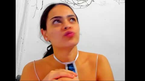 Snapshot of antonella_gomez22 chatting on January 16, 2026, 5:33 am Antonella online show from January 16, 2026, 5:33 am