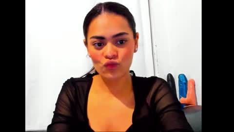 Snapshot of antonella_gomez22 chatting on February 3, 2026, 12:53 am Antonella online show from February 3, 2026, 12:53 am