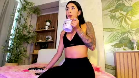Antonella Rossi online show from April 30, 2026, 8:04 pm