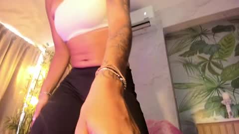 Snapshot of antonella_rossi24 chatting on May 8, 2026, 8:25 pm Antonella Rossi online show from May 8, 2026, 8:25 pm