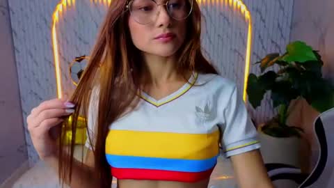 Snapshot of antonella_tx_ chatting on June 20, 2026, 12:41 pm Follow me.. Live 1430 to 2100 online show from June 20, 2026, 12:41 pm