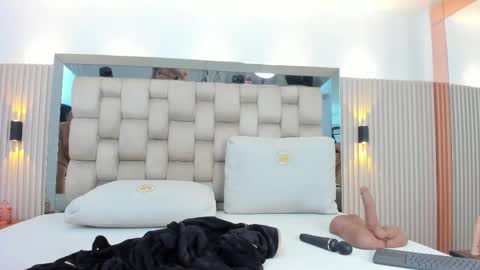 Snapshot of antonella_west chatting on November 7, 2025, 2:39 pm Anto online show from November 7, 2025, 2:39 pm