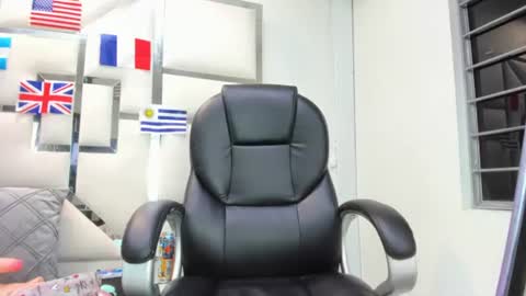 Snapshot of antonellablazee chatting on July 2, 2026, 5:24 am AntonelLaBlazee online show from July 2, 2026, 5:24 am