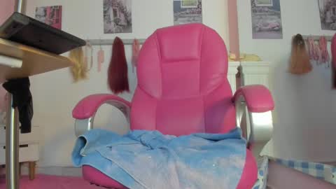 Snapshot of antonellakling_ chatting on February 2, 2025, 12:24 pm ANTONELLA online show from February 2, 2025, 12:24 pm