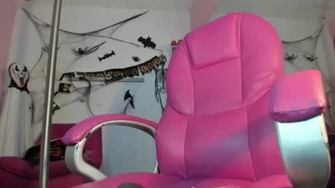 Snapshot of antonellakling_ chatting on October 25, 2025, 10:15 pm ANTONELLA online show from October 25, 2025, 10:15 pm