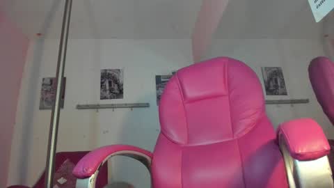 Snapshot of antonellakling_ chatting on November 8, 2025, 1:00 pm ANTONELLA online show from November 8, 2025, 1:00 pm